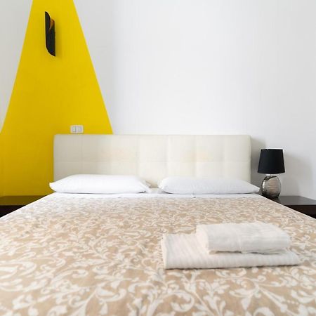 Romafullhouse Guesthouse Buitenkant foto