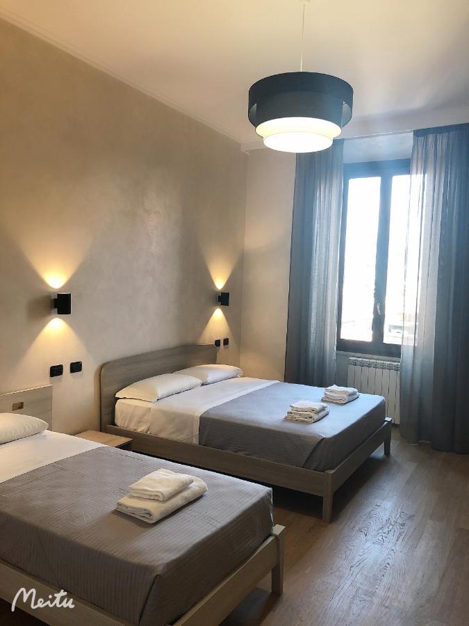 Romafullhouse Guesthouse Buitenkant foto