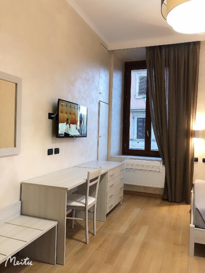 Romafullhouse Guesthouse Buitenkant foto